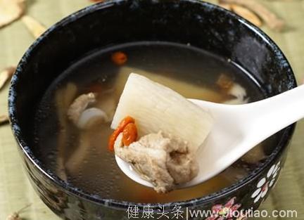 六种排骨汤做法 防燥养生汤喝起