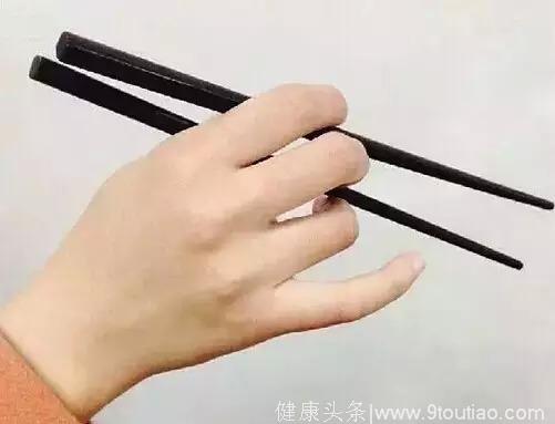 从7种筷子的错误用法，测试你的性格，超准！