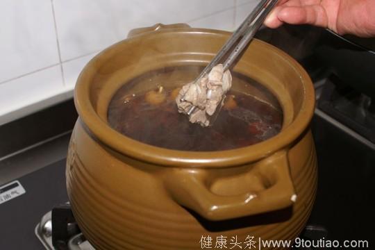 春季除湿喝啥好？广东人都喜欢煲的6款健脾养胃汤水，内附食谱
