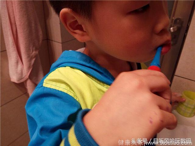 守护宝贝健康小白牙，从使用NUK儿童安全牙膏开始！