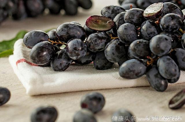 养生食谱：适合女人吃的水果——黑加仑葡萄