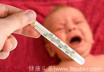 女婴用退烧贴过敏，该如何处理宝宝发烧？