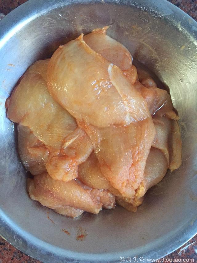 坑爹的料理：可以减脂的鸡胸肉，不用油煎