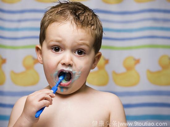 刷牙前牙膏要不要蘸湿？这些口腔健康护理小知识你都知道吗？