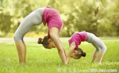 高晓松女儿练瑜伽，容貌强过“矮大紧”10000倍