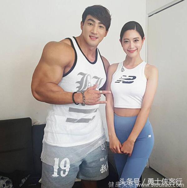 韩国最强男人，表情呆萌肌肉威猛，他是韩国为数不多有肌肉的！