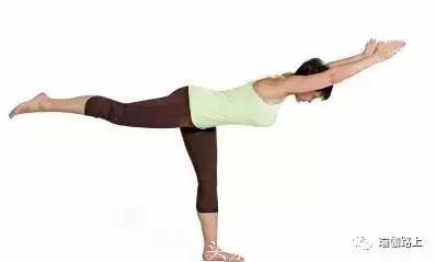如何用瑜伽锻炼你的平衡？
