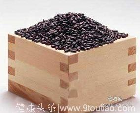 李一堂中医馆：平时多吃黑豆，黑芝麻，哪个更补身体？