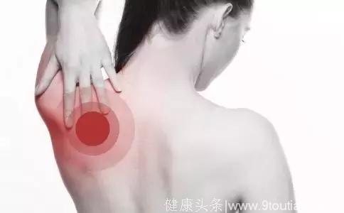 困扰很久的肩周炎，学会这个方法，永远解决，肩周炎不会再犯！