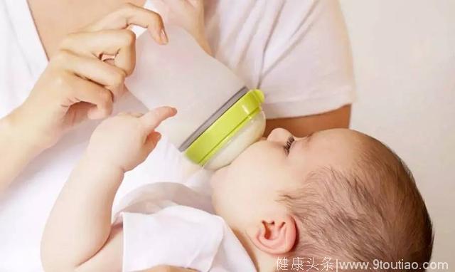 妈妈没用对奶瓶，女童牙齿“地包天”！你喂宝宝的方式正确吗？