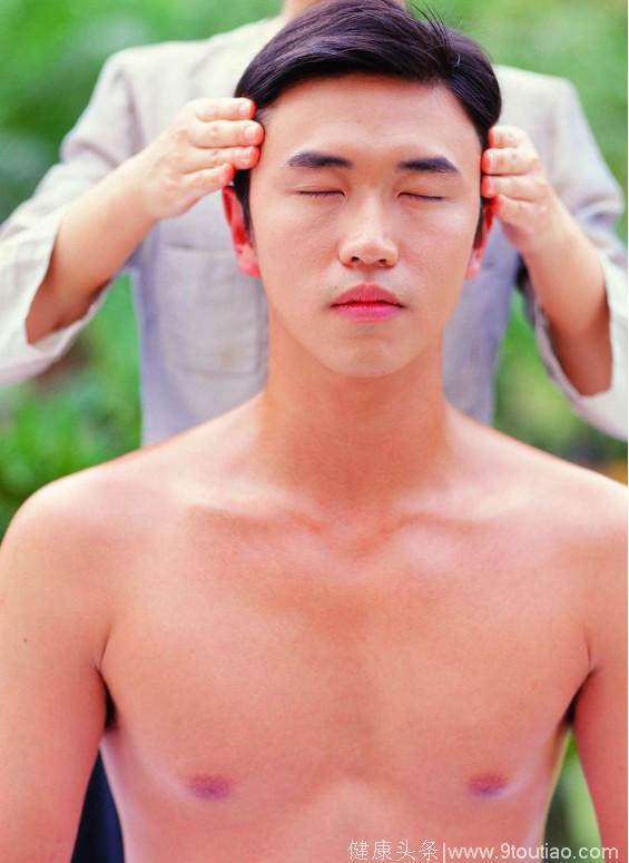 防脱发的两种实用的头皮按摩手法
