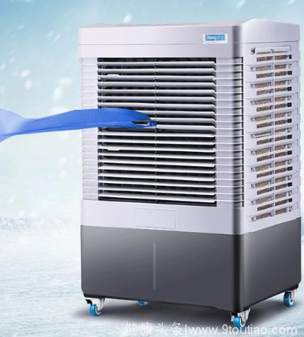 夏天在空调房里容易感冒，教你一招，不生病又省电费