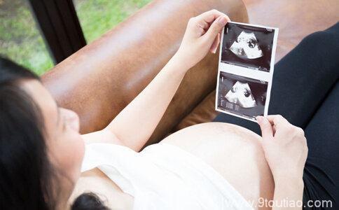 新生儿半月后剖腹产下胎儿，医生解释几率只有十万分之一