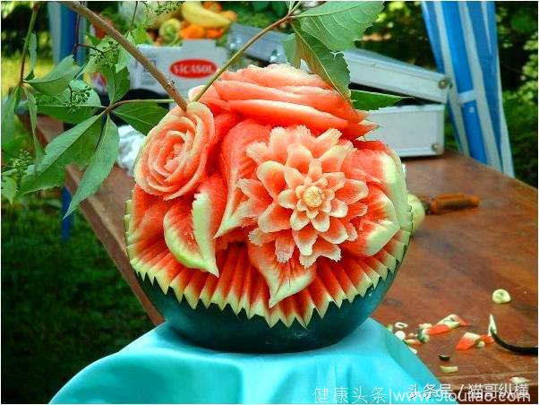 西瓜是人们喜爱的夏季水果，多数人都喜欢吃，但糖尿病人要注意！