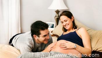 抚摸胎教时，孕妈妈应注意些什么呢？