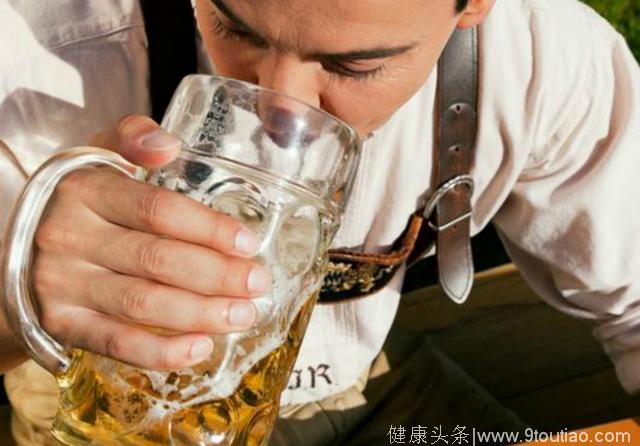 微博 Qzone 微信 夏天喝啤酒的5大好处，切记“喝酒四不吃”“酒后三不喝”！