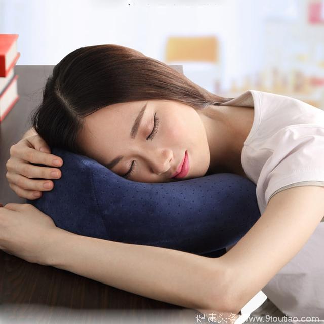 午休睡眠不好、颈椎酸痛？都是趴桌子惹的祸，这些U型枕能帮你