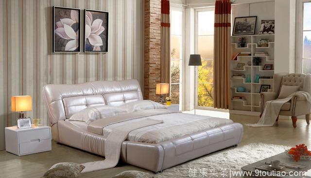 卧室家具与睡眠质量息息相关，摆放方位和家具质量及实用性很重要