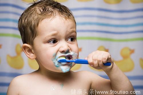 儿童患上黄指甲病，到底孩子刷牙时做了什么？