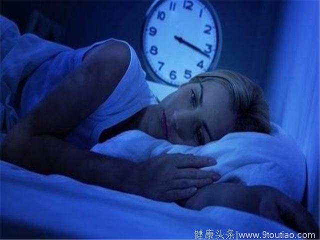 长期失眠无法安心睡觉，两个民间偏方，治一个好一个