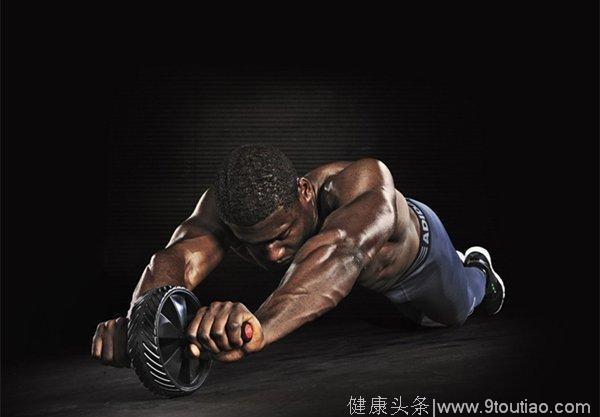 腹肌轮锻炼部位，告诉你腹肌轮的多种用法