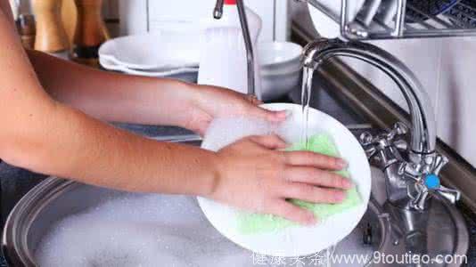这样洗碗的人需要注意了，你很可能正在滋养细菌