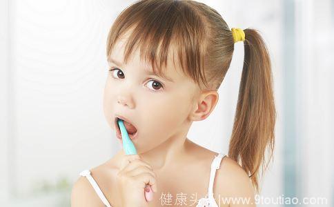 你知道该如何让孩子爱上刷牙，包括正确刷牙吗？