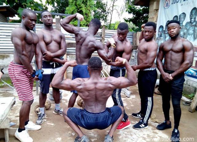 型者无疆肌肉为王，破铜烂铁下的非洲肌肉男团，让你感受强大