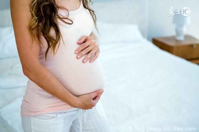 孕妇超预产期7天才去检查，胎儿剖出来时，产妇后悔死了