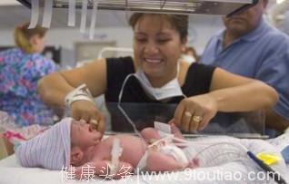 28岁孕妈剖腹产下5胞胎，当看到胎儿性别时，在场医生都懵了