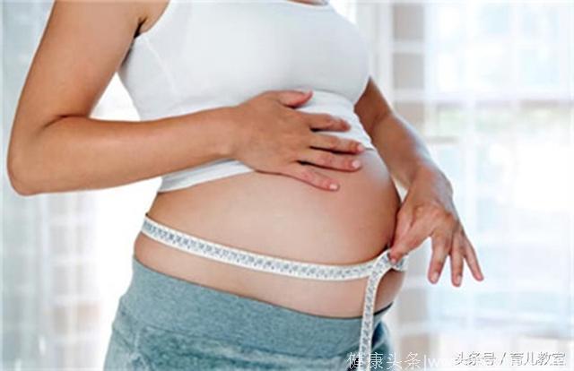 7个月查出俩胎儿的脐带缠为一团，大夫建议立马剖，孕妇坚持快足月才生！