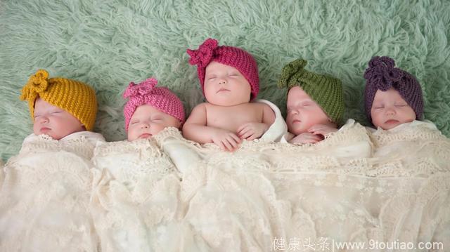 28岁孕妇早产生下5胞胎，看到胎儿性别医生都乐坏了