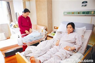 28岁年轻妈妈产下5胞胎，看到胎儿性别那一刻，在场医生都惊讶了