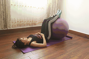 瑜伽球腹部健身计划，一个瑜伽球就可以练出迷人马甲线，增强核心肌群！