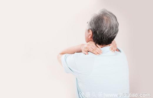 肩胛骨痛、肩膀疼痛和这几方面不解的关系-肩部锻炼可缓解，不妨试试