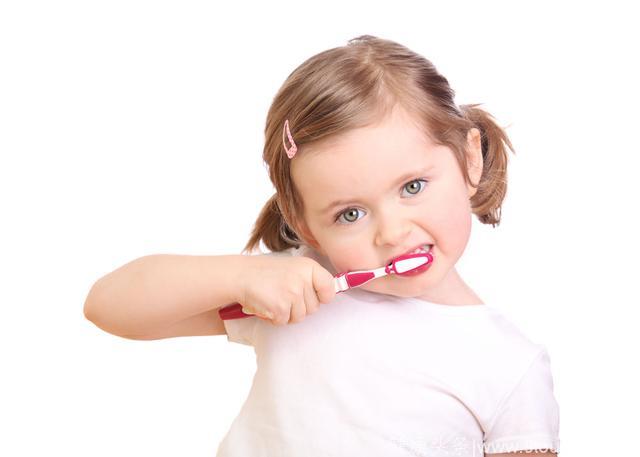 保护宝宝的牙牙，牙刷一定要好好挑