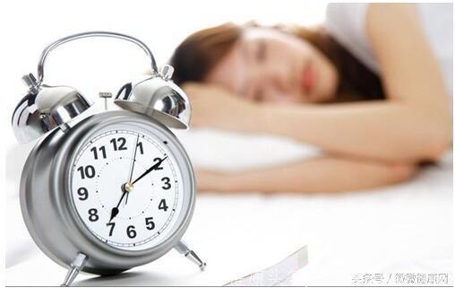 睡眠4个注意的地方，若失眠在桂圆加2物可改善