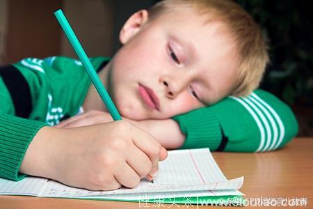 暑假过了三分之一，孩子的作业写到哪了？天才很少，用对方法才能让暑假事半功倍，拒绝拖延症！