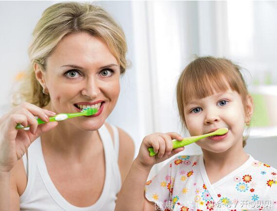 宝宝几岁适合刷牙，孩子刷牙应该注意些什么？