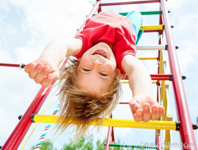 美国心理学家格塞尔用双生子爬梯实验告诉我们：孩子爬得早，不一定爬的好，会等待的父母才能教出优秀的孩子