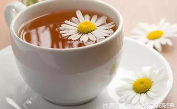 一杯菊花茶的功效，天热的现在喝最好！