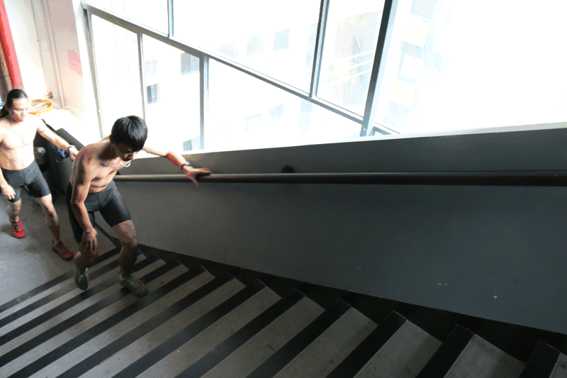 楼道减脂瘦身锻炼法，简单有效的爬楼梯，比跑步更加燃脂