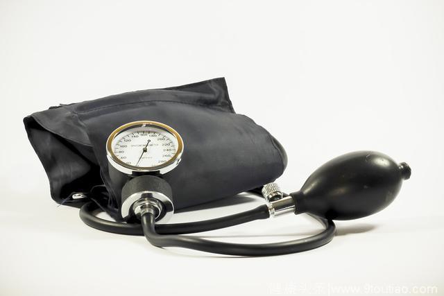 体检查出高血压，但没有症状说明不严重？