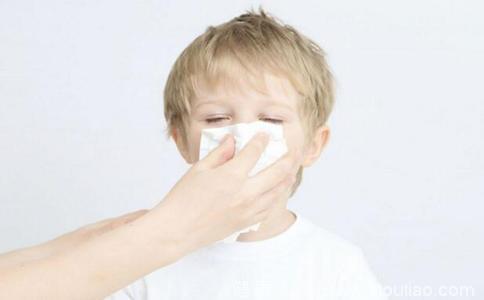 孩子鼻塞打喷嚏流鼻涕？注意小儿过敏性鼻炎！教你如何正确护理