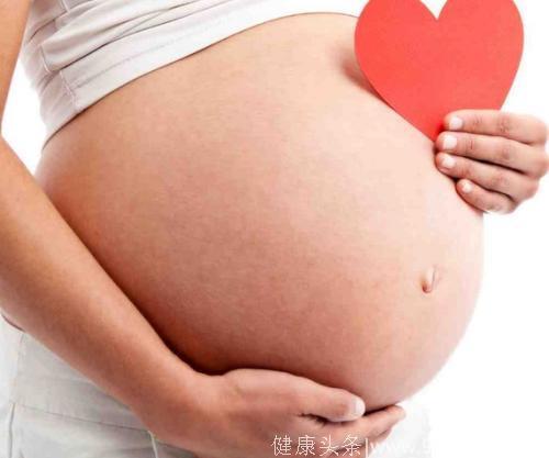 26岁孕妇早产生下五胞胎，看到孩子们的性别后，全家人乐的合不拢嘴