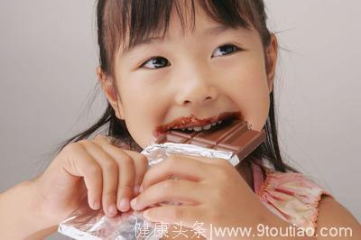 孩子牙齿长小黑斑怎么办？不让孩子吃零食就好了吗？
