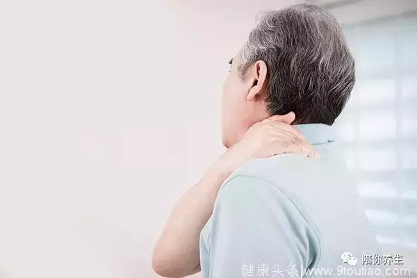 肩部疼痛是什么原因？或许是心脏病、胆囊炎导致的