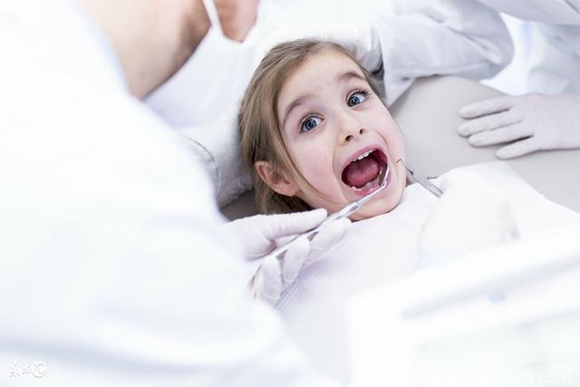 为什么越来越多的孩子长蛀牙 蛀牙对孩子有那些影响 父母应该如何预防孩子长蛀牙