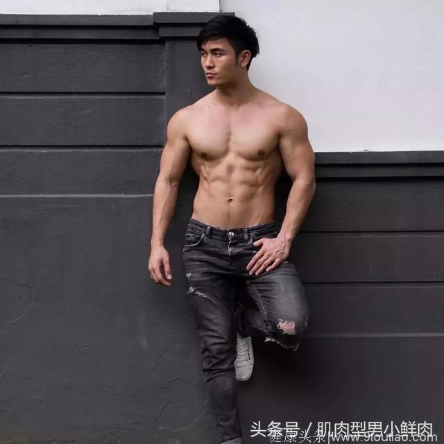 「肌肉型男小鲜肉」泰国男模上演肌肉诱惑 男人味十足！