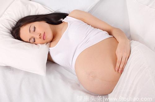 其实孕妈妈睡觉的时候翻身胎儿是这种感觉！孕妈妈可以安心入睡了